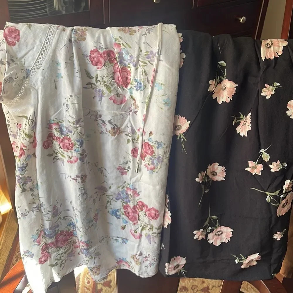 2 pack Buffalo Ladies' Flutter Sleeve Floral Top - Picture 3 of 13